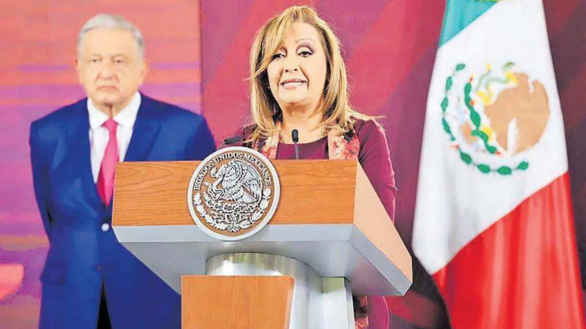 Lorena Cuéllar y AMLO